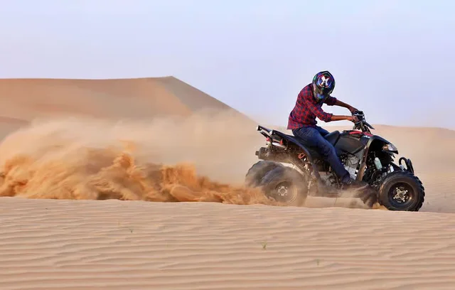 Doha Wüstensafari: Quad, Kamel und Inland Sea – Aufnahme zum Erlebnis – Bild 6