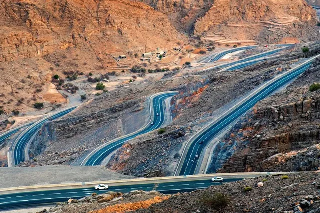 Private Jebel-Jais-Bergfahrt mit Aussichtshalten – Aufnahme zum Erlebnis – Bild 5