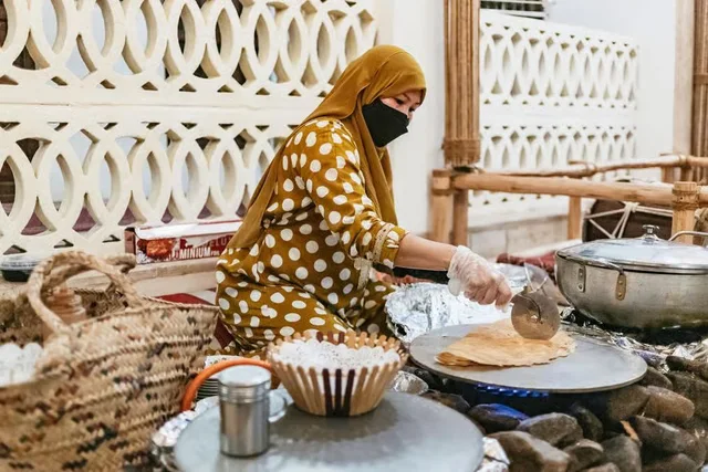 Al Fahidi, Souks und Abra: Rundgang durch das alte Dubai – Aufnahme zum Erlebnis – Bild 14