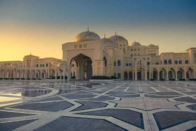 Abu Dhabi Stadtrundfahrt: Moschee, Qasr Al Watan und Etihad Towers – Aufnahme zum Erlebnis – Bild 2