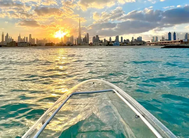 Transparentes Kajak Dubai: Küste und Skylineblick – Aufnahme zum Erlebnis – Bild 9