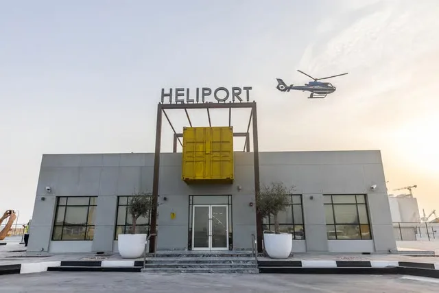 Hubschrauber-Rundflug Abu Dhabi: dreißig Minuten Aussicht – Aufnahme zum Erlebnis – Bild 5