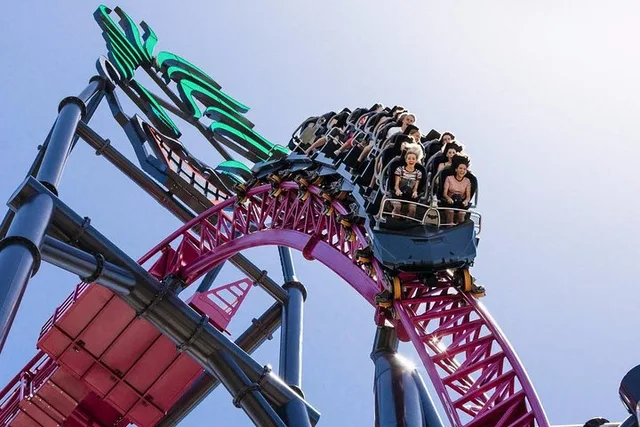 Warner Bros World Abu Dhabi mit privatem SUV-Transfer – Aufnahme zum Erlebnis – Bild 3