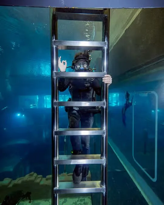 Deep Dive Dubai: Sunken City Walk unter Wasser – Aufnahme zum Erlebnis – Bild 5