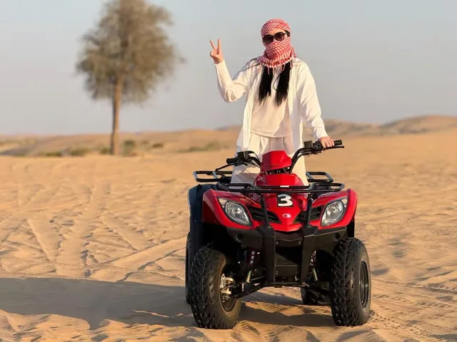 Abu Dhabi Wüstensafari: Quad, Sandboarding und BBQ – Aufnahme zum Erlebnis – Bild 7