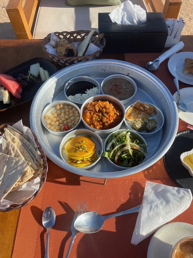 Jebel Hafit Desert Park: Tagesbesuch und Heritage Tent – Aufnahme zum Erlebnis – Bild 10