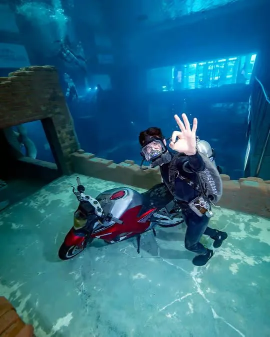 Deep Dive Dubai: Sunken City Walk unter Wasser – Aufnahme zum Erlebnis – Bild 4