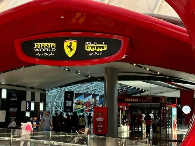 Ferrari World Abu Dhabi mit privatem SUV-Transfer – Aufnahme zum Erlebnis – Bild 3