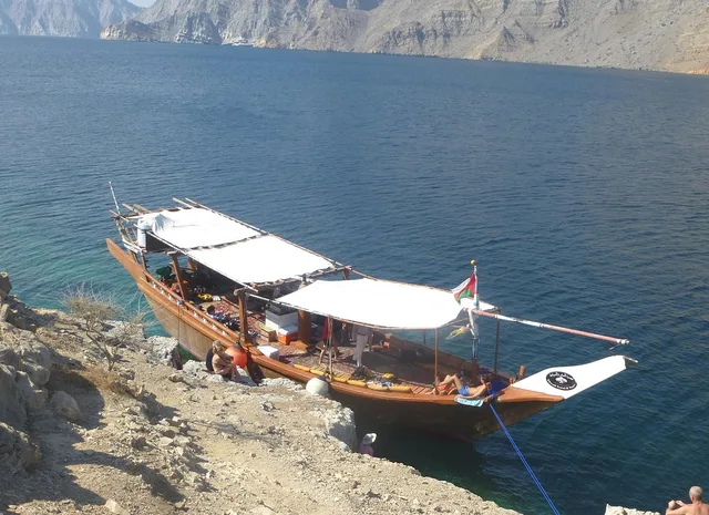 Dibba Musandam ab Sharjah: Dhau-Fahrt mit Mittagessen – Aufnahme zum Erlebnis – Bild 5
