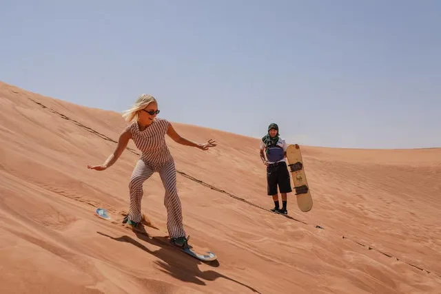Dubai Wüstensafari: Dünen, Kamelritt und Buggy-Option – Aufnahme zum Erlebnis – Bild 11
