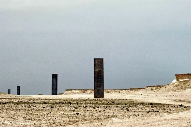 Westkatar: Zekreet, Richard Serra und Kamelrennbahn – Aufnahme zum Erlebnis – Bild 4