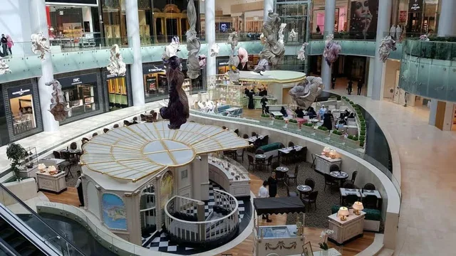 Shoppingtour Abu Dhabi: Souk und ausgewählte Mall – Aufnahme zum Erlebnis – Bild 7