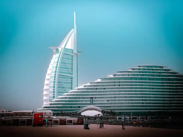 Dubai Tagesausflug ab Abu Dhabi: Palm, Altstadt und Dubai Mall – Aufnahme zum Erlebnis – Bild 2