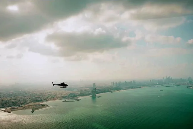 Hubschrauber-Rundflug Dubai: gemeinsamer Sitz oder Privatflug – Aufnahme zum Erlebnis – Bild 15