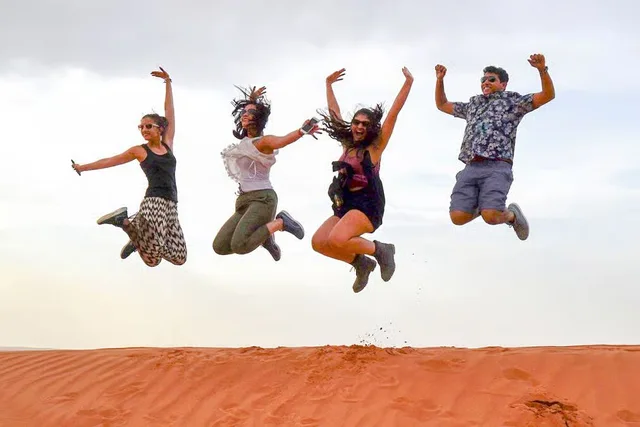 Abu Dhabi Morgensafari mit Quad und Sandboarding – Aufnahme zum Erlebnis – Bild 14