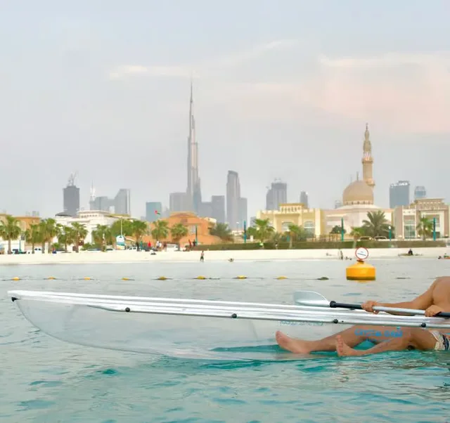 Transparentes Kajak Dubai: Küste und Skylineblick – Aufnahme zum Erlebnis – Bild 10