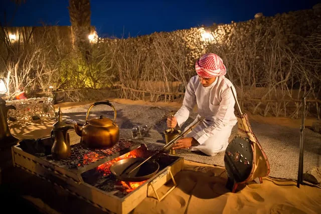 Heritage-Wüstensafari Dubai: Land Rover und Abendessen – Aufnahme zum Erlebnis – Bild 14