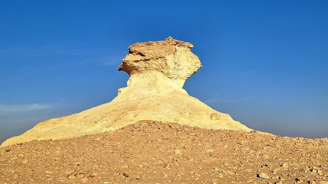 Westkatar: Zekreet, Richard Serra und Kamelrennbahn – Aufnahme zum Erlebnis – Bild 2
