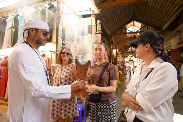 Al Fahidi, Souks und Abra: Rundgang durch das alte Dubai – Aufnahme zum Erlebnis – Bild 15