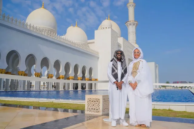Abu Dhabi privat ab Sharjah: Moschee und Corniche – Aufnahme zum Erlebnis – Bild 5