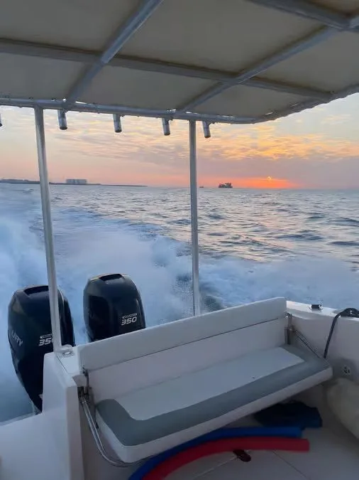 Private Küstenbootsfahrt ab Ras Al Khaimah – Aufnahme zum Erlebnis – Bild 3