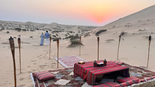 Privates Dünendinner in Abu Dhabi: Sonnenuntergang und Grillessen – Aufnahme zum Erlebnis – Bild 10
