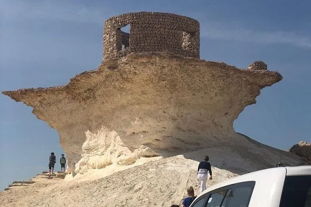 Westkatar: Zekreet, Richard Serra und Kamelrennbahn – Aufnahme zum Erlebnis – Bild 7
