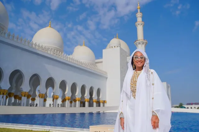 Abu Dhabi ab Dubai: Moschee, Palast und Etihad Towers – Aufnahme zum Erlebnis – Bild 11