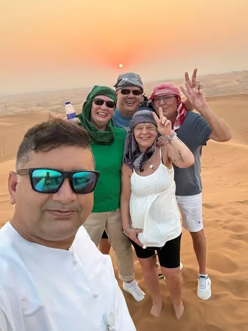 Familien-Wüstensafari Dubai: sanftere Fahrt und See-Option – Aufnahme zum Erlebnis – Bild 3