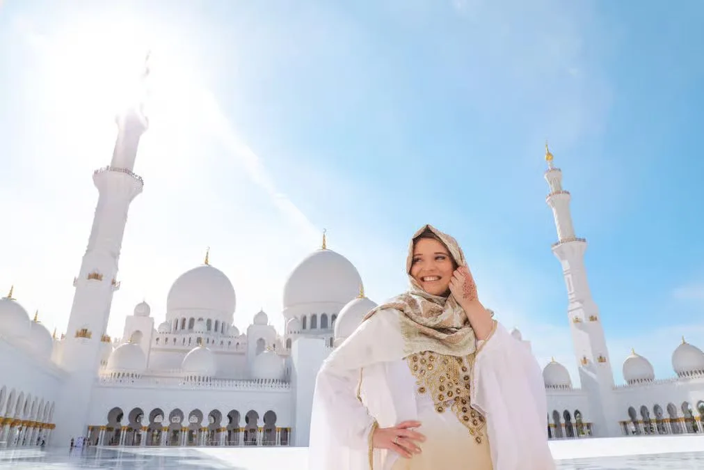 Abu Dhabi ab Dubai: Moschee, Palast und Etihad Towers – Aufnahme zum Erlebnis