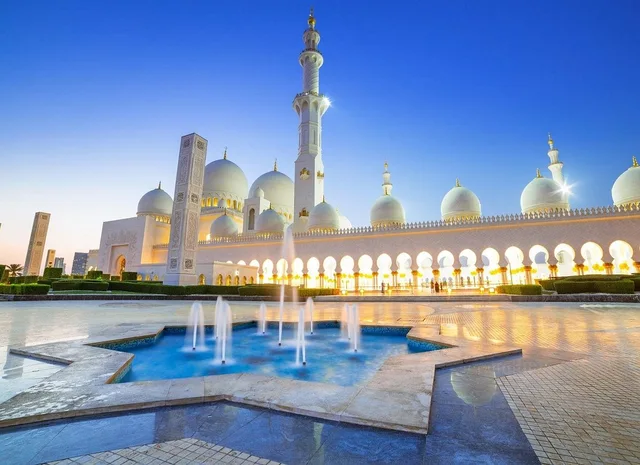 Abu Dhabi Moschee und Warner Bros: Kombitour ohne Rücktransfer – Aufnahme zum Erlebnis – Bild 3
