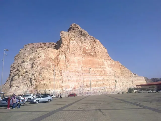 Al Ain Stadttour: Oase, Festungen und Jebel Hafeet – Aufnahme zum Erlebnis – Bild 13