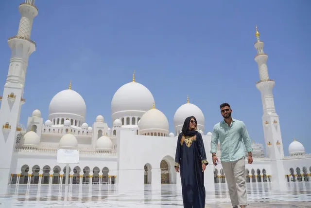 Abu Dhabi Stadtrundfahrt: Moschee, Qasr Al Watan und Etihad Towers – Aufnahme zum Erlebnis – Bild 5
