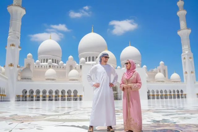 Abu Dhabi ab Dubai: Moschee, Palast und Etihad Towers – Aufnahme zum Erlebnis – Bild 9