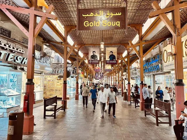 Old Dubai kompakt: Kostproben, Souks und Abra – Aufnahme zum Erlebnis – Bild 18