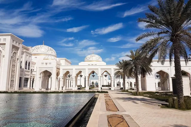 Abu Dhabi Stadtrundfahrt: Moschee, Qasr Al Watan und Etihad Towers – Aufnahme zum Erlebnis – Bild 11