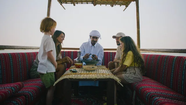 Abu Dhabi Perlentradition: Geschichten und Austernöffnung – Aufnahme zum Erlebnis – Bild 10