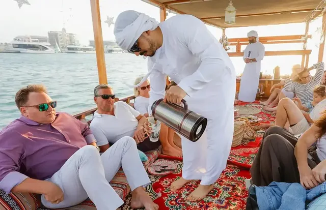 Abu Dhabi Perlentradition: Geschichten und Austernöffnung – Aufnahme zum Erlebnis – Bild 12