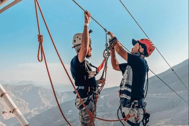 Jais Flight: Zipline-Erlebnis am Jebel Jais – Aufnahme zum Erlebnis – Bild 3