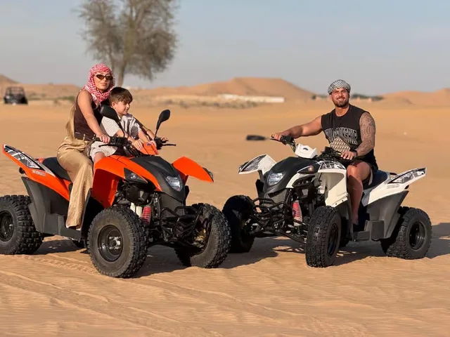 Private Wüstensafari Abu Dhabi: Kamel und Sandboarding – Aufnahme zum Erlebnis – Bild 10