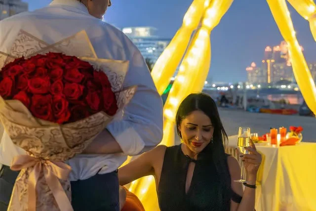 Romantisches Stranddinner für zwei im Th8 Palm – Aufnahme zum Erlebnis – Bild 2