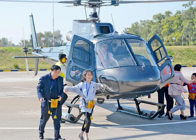 Hubschrauber-Rundflug Dubai: gemeinsamer Sitz oder Privatflug – Aufnahme zum Erlebnis – Bild 14