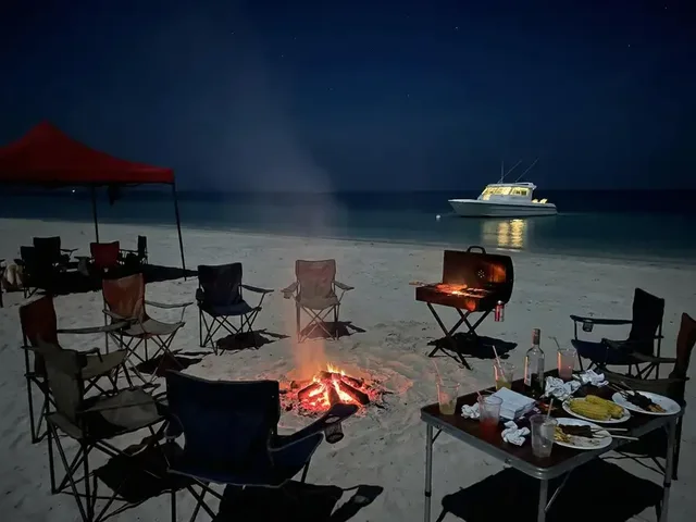 Privater Inselabend Abu Dhabi: Strand-BBQ auf Anfrage – Aufnahme zum Erlebnis – Bild 4