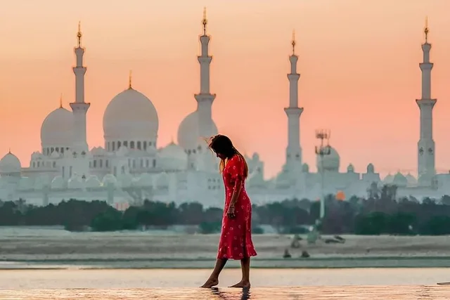 Abu Dhabi Private City Tour from Sharjah: Grand Mosque & Corniche experience in Sharjah