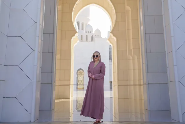 Abu Dhabi Stadtrundfahrt: Moschee, Qasr Al Watan und Etihad Towers – Aufnahme zum Erlebnis – Bild 9