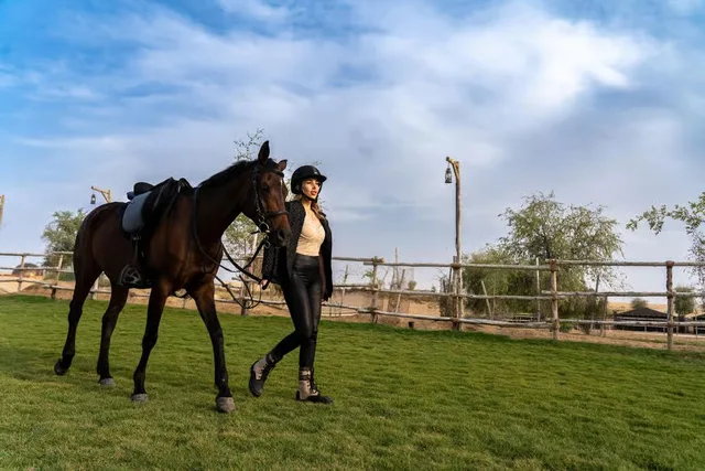 Reiten in Al Marmoom: kurze Reiteinheit und Erfrischungen – Aufnahme zum Erlebnis – Bild 3