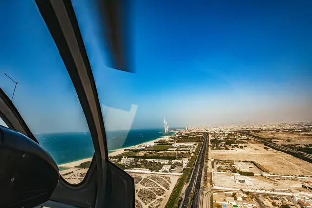 Hubschrauber-Rundflug Dubai: gemeinsamer Sitz oder Privatflug – Aufnahme zum Erlebnis – Bild 11