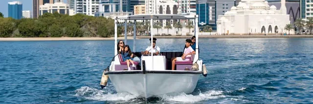 Private Abra in Sharjah: kurze Fahrt auf der Khalid-Lagune – Aufnahme zum Erlebnis – Bild 2
