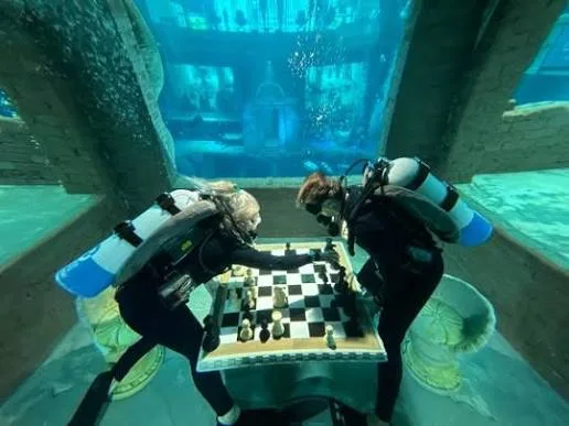 Deep Dive Dubai: Sunken City Walk unter Wasser – Aufnahme zum Erlebnis – Bild 7