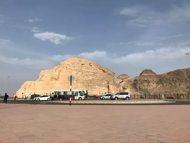 Al Ain Stadttour: Oase, Festungen und Jebel Hafeet – Aufnahme zum Erlebnis – Bild 2